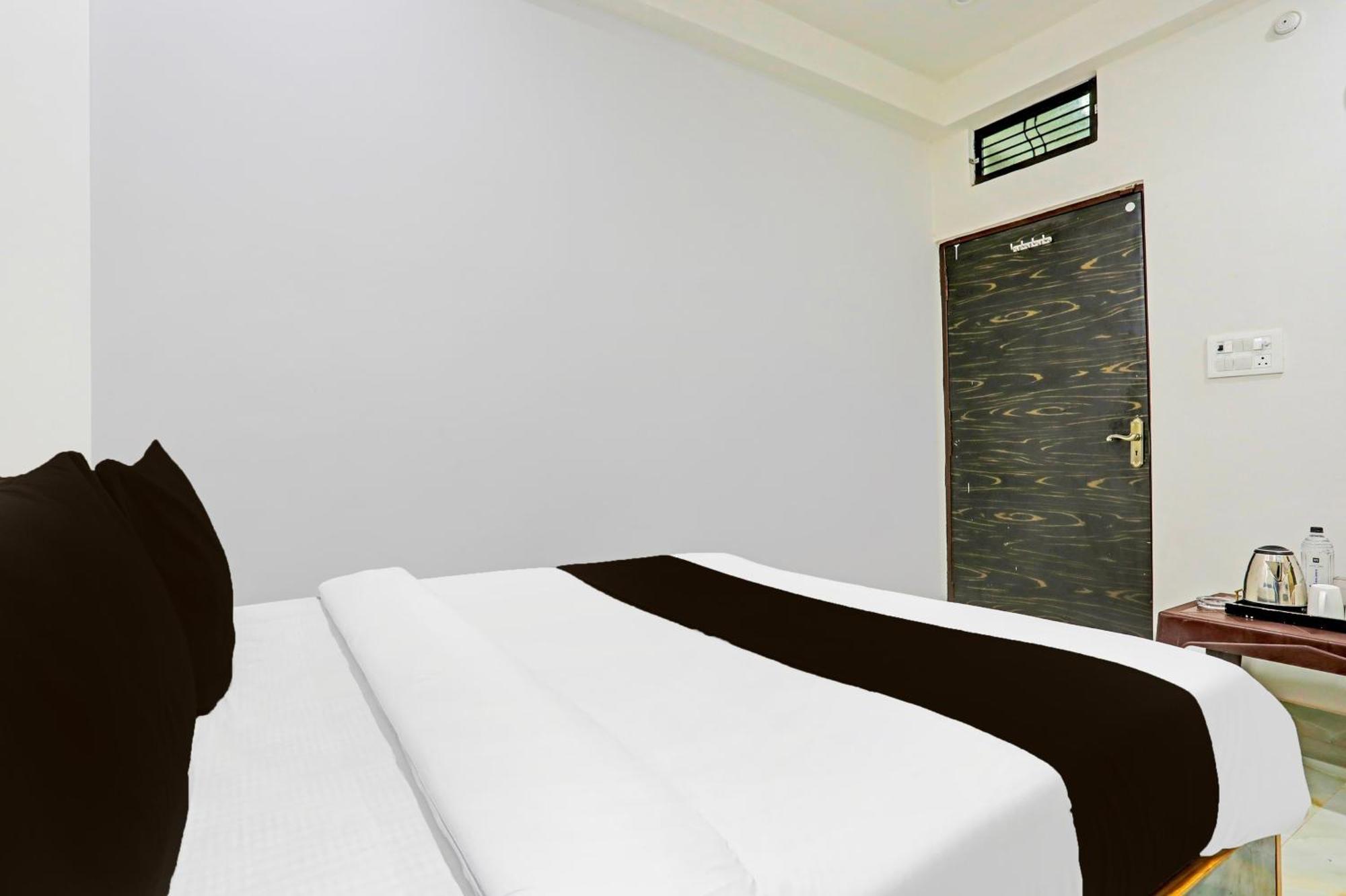 Hotel O The Maruti Paying Guest House Waranasi Zewnętrze zdjęcie