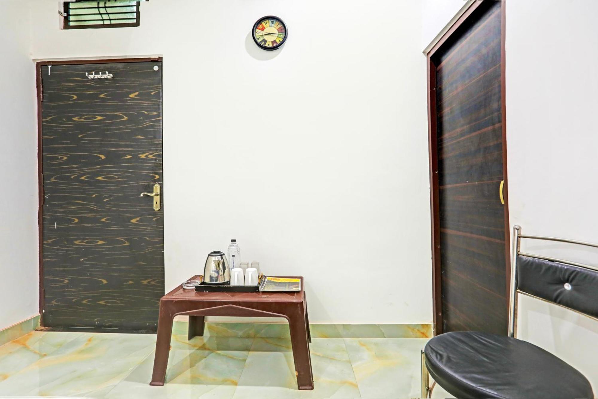 Hotel O The Maruti Paying Guest House Waranasi Zewnętrze zdjęcie